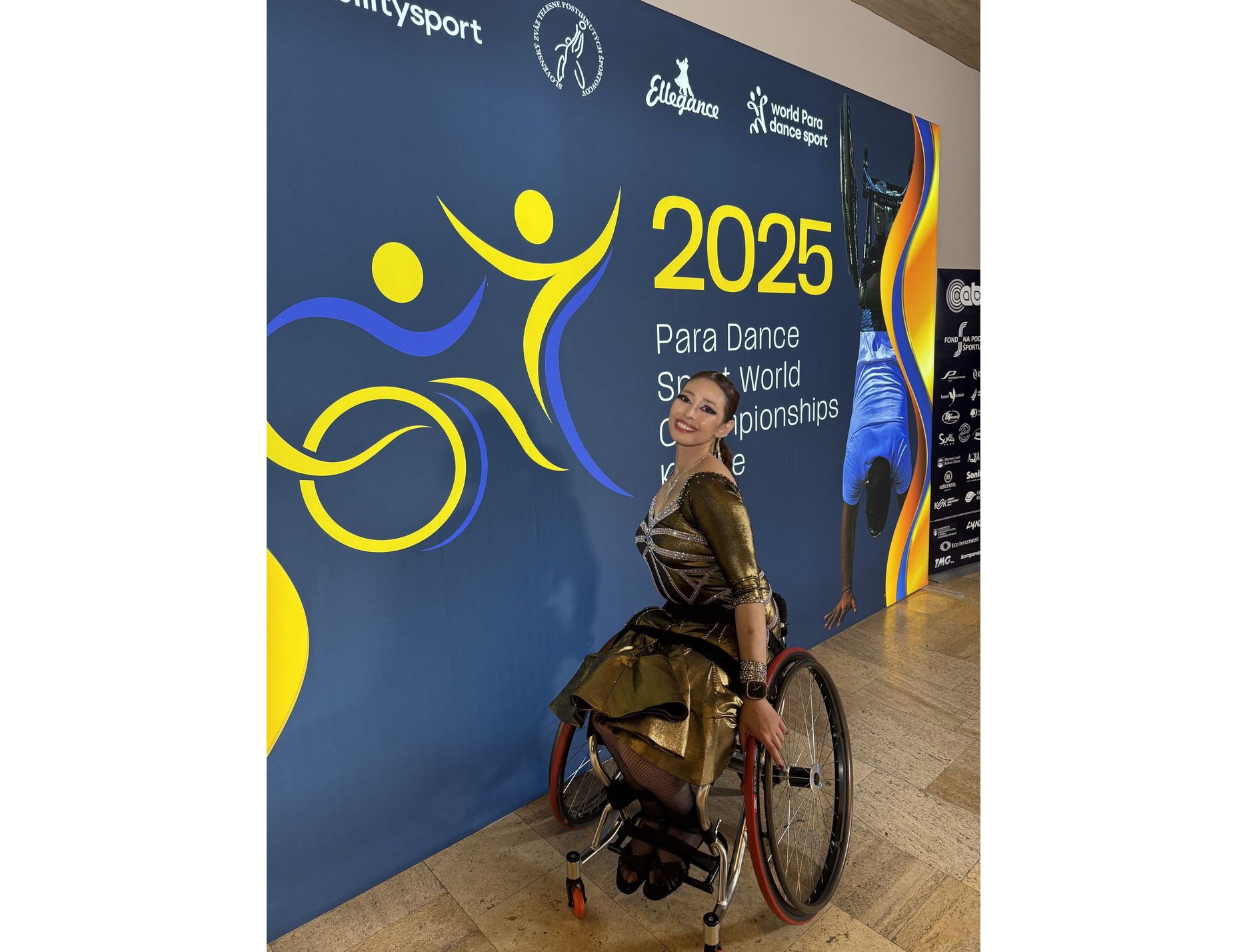 世界大会の会場で。「表現者の私を見てもらえたことが嬉しかった」と語る梅津さん