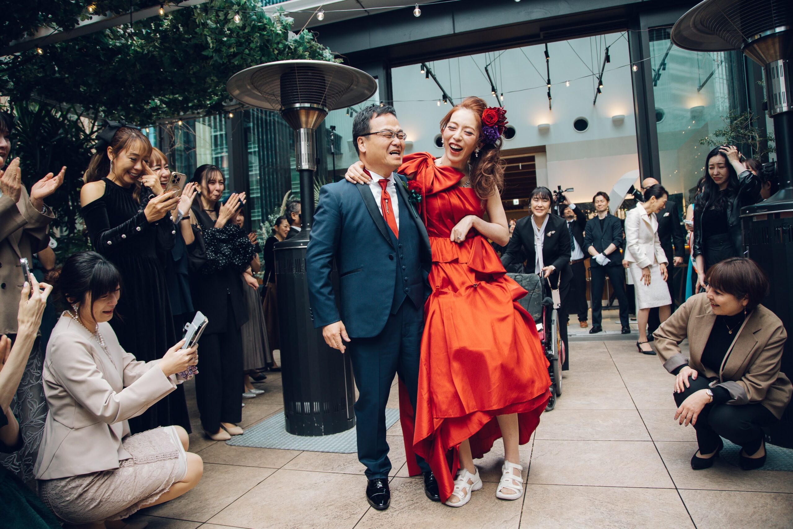 目標の3メートルを歩ききった友美さん。ゲストからあたたかい拍手が鳴り響く