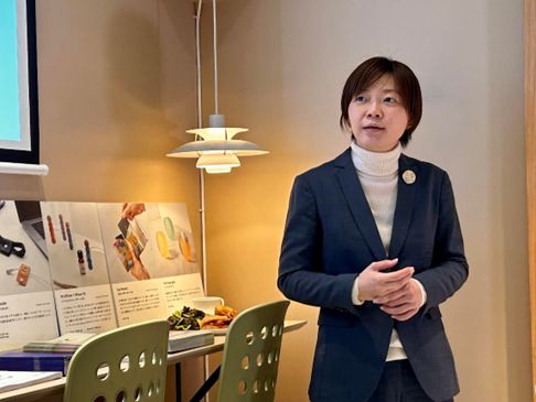 「カフェの完成を待ち望んでいた」と話す代表の中尾さん<br />
