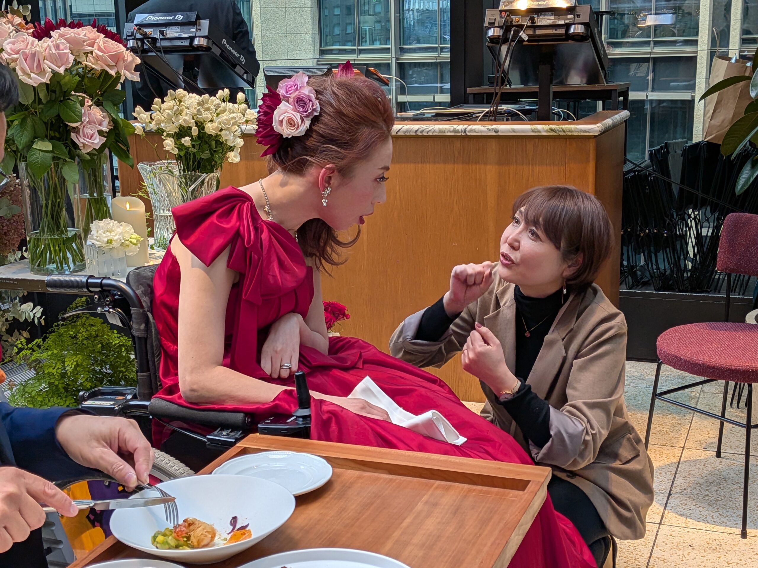 西口さんを気遣う岩田さん